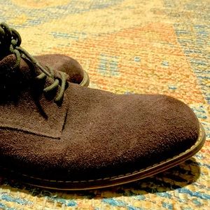 Kenneth Cole New York Dark Brown Leather Shoes. Size 8.5, excellent condition.